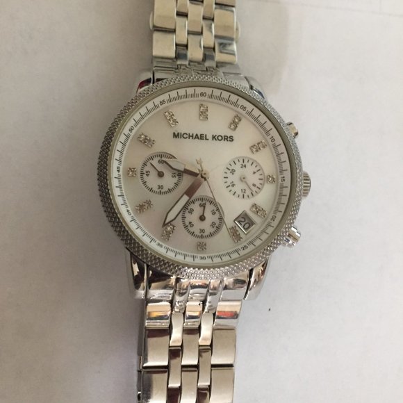Michael Kors Women's Mother of Pearl Dial Watch - Picture 4 of 4